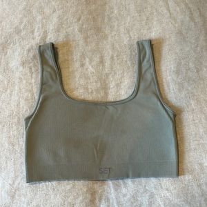 Set active sage green sports bra
